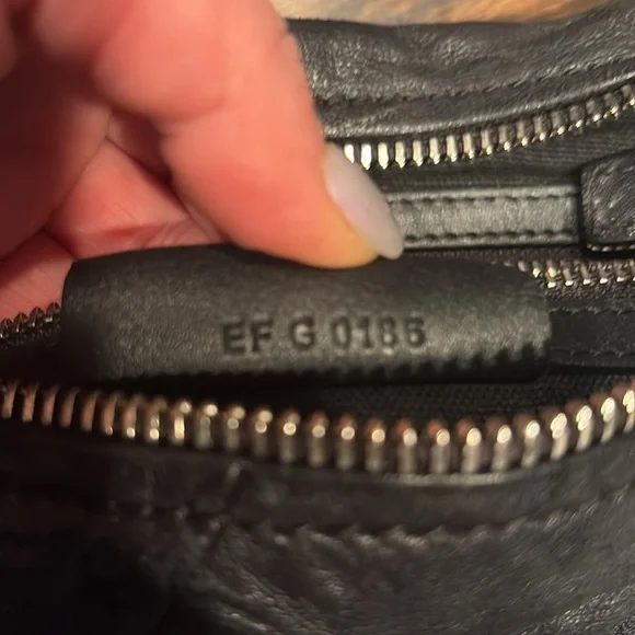 Givenchy Black Leather Women's Bag - Picture 4 of 9